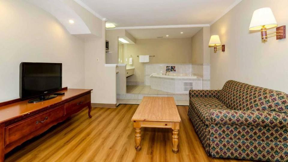 Motel 6-Newark, De Bagian luar foto