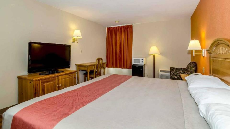 Motel 6-Newark, De Bagian luar foto