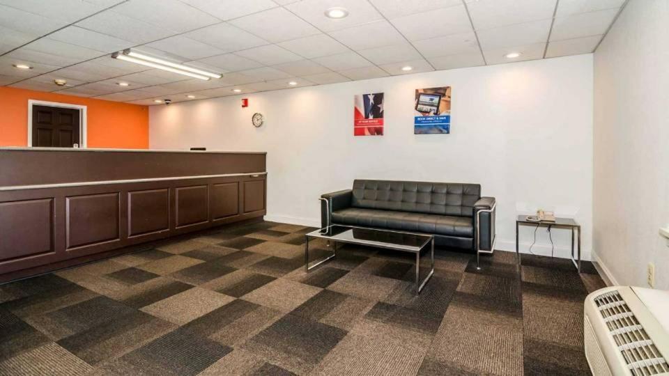 Motel 6-Newark, De Bagian luar foto