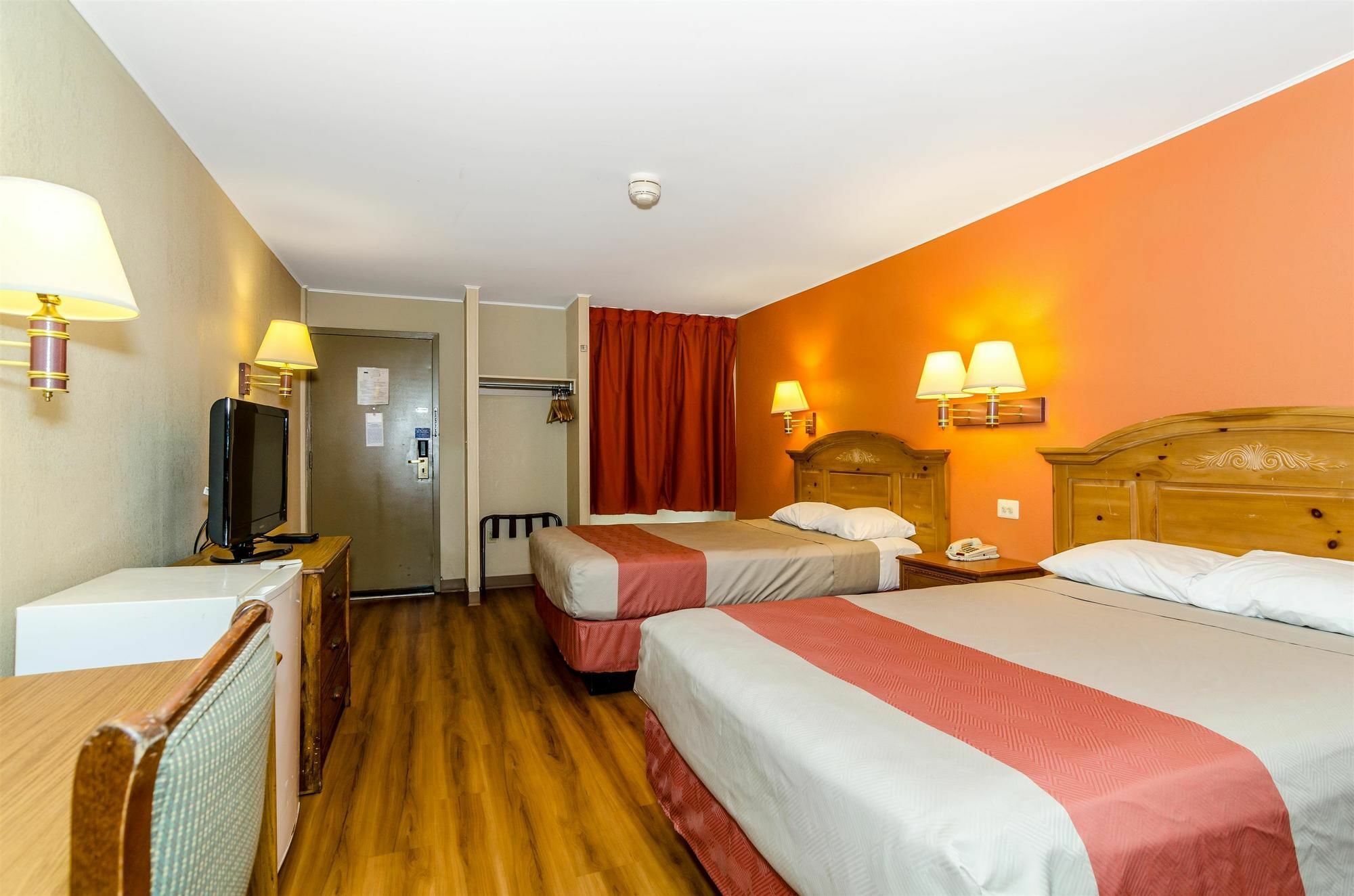 Motel 6-Newark, De Bagian luar foto