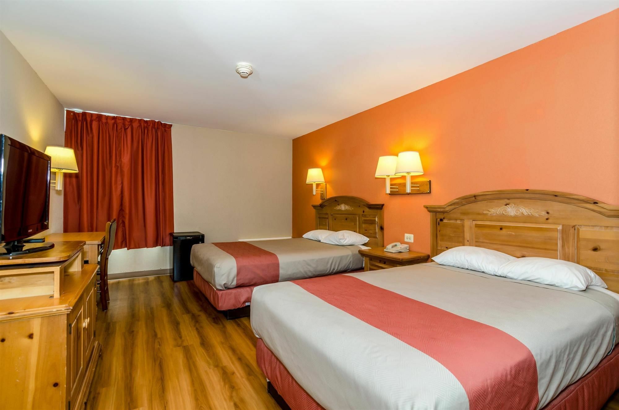 Motel 6-Newark, De Bagian luar foto