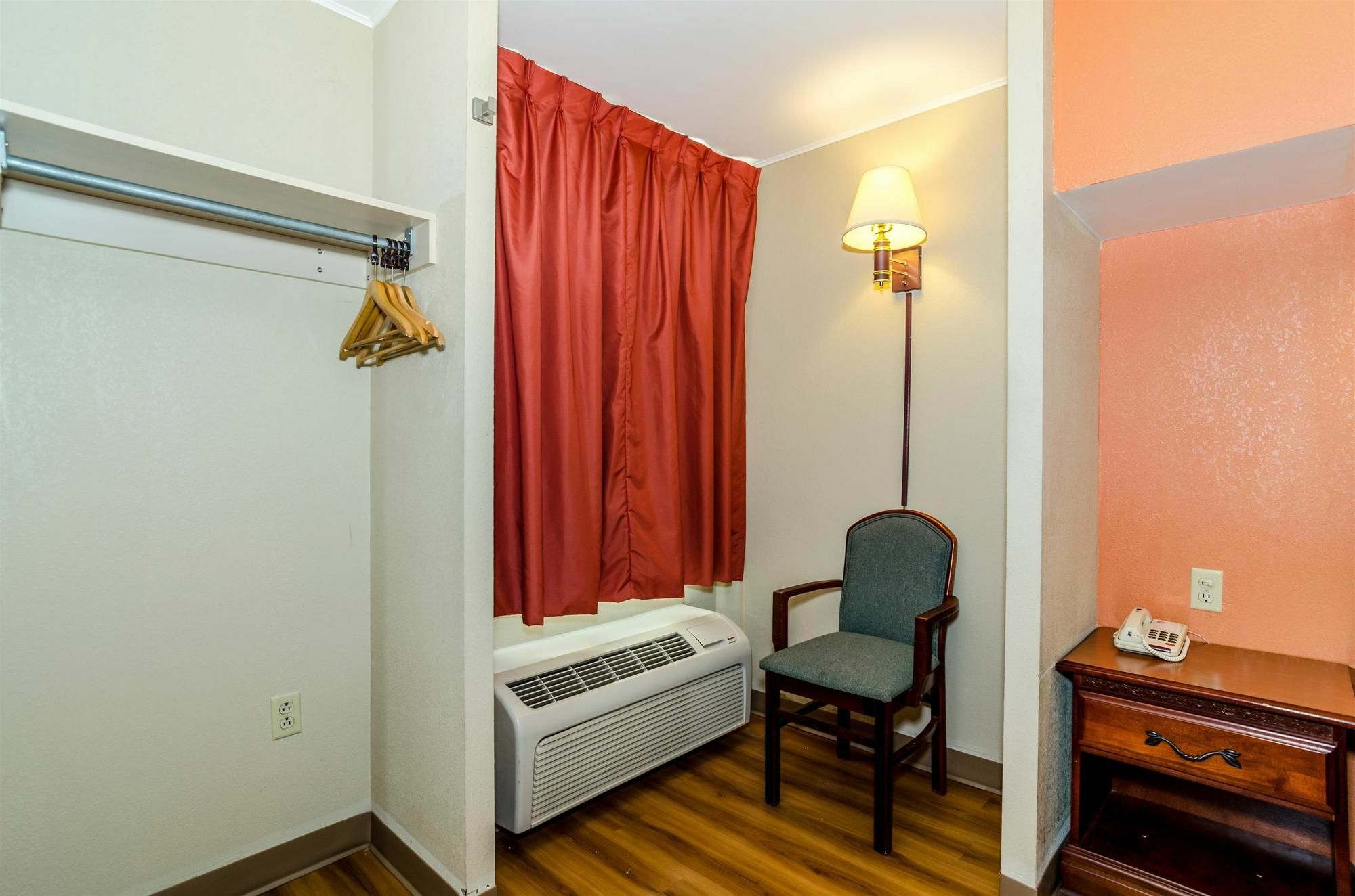 Motel 6-Newark, De Bagian luar foto
